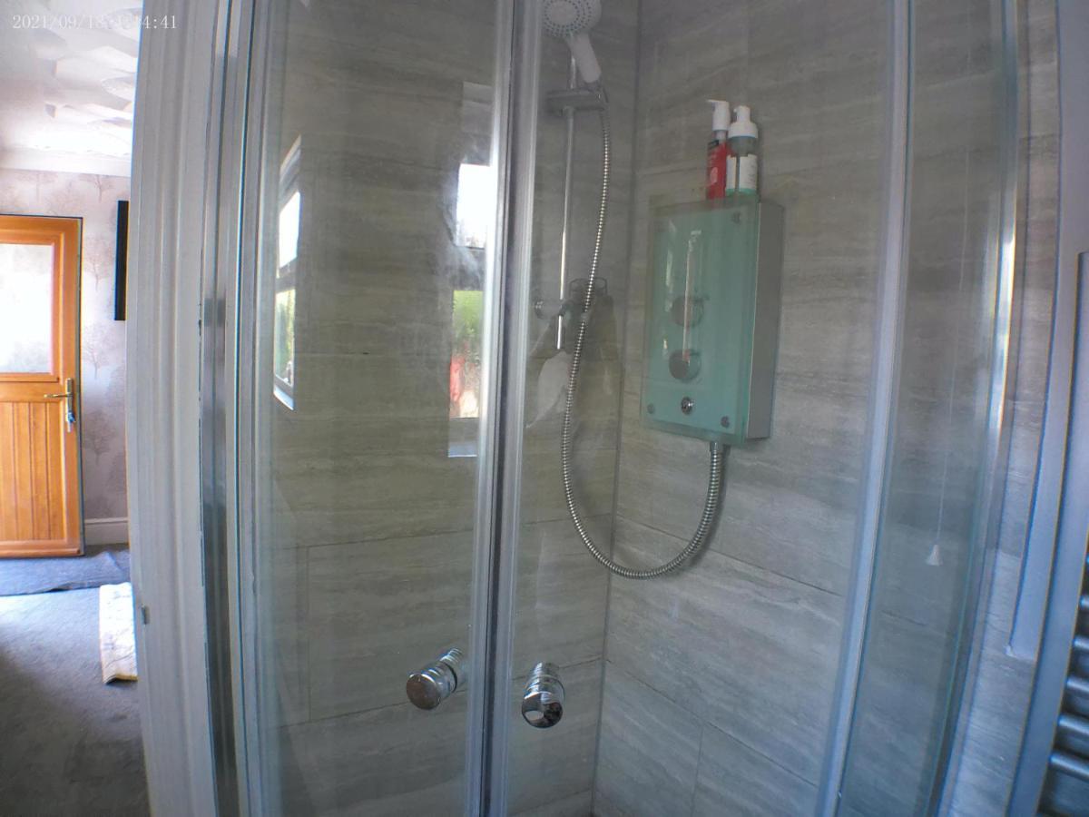 1 Bedroom Annex In The Heart Of Amman Valley Betws  Esterno foto